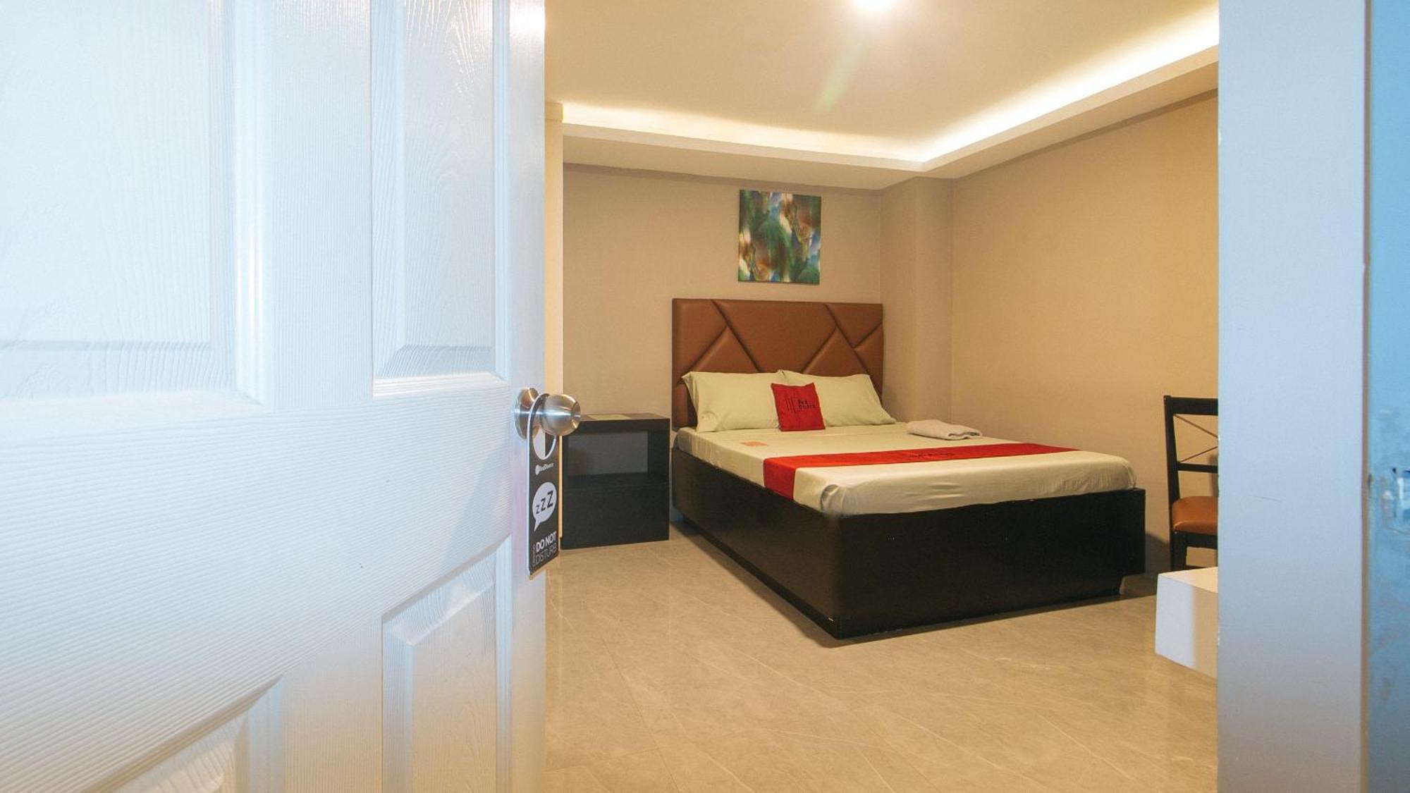 Reddoorz Plus At Seventy Five Inn Near Manila Airport Paranaque City Ngoại thất bức ảnh