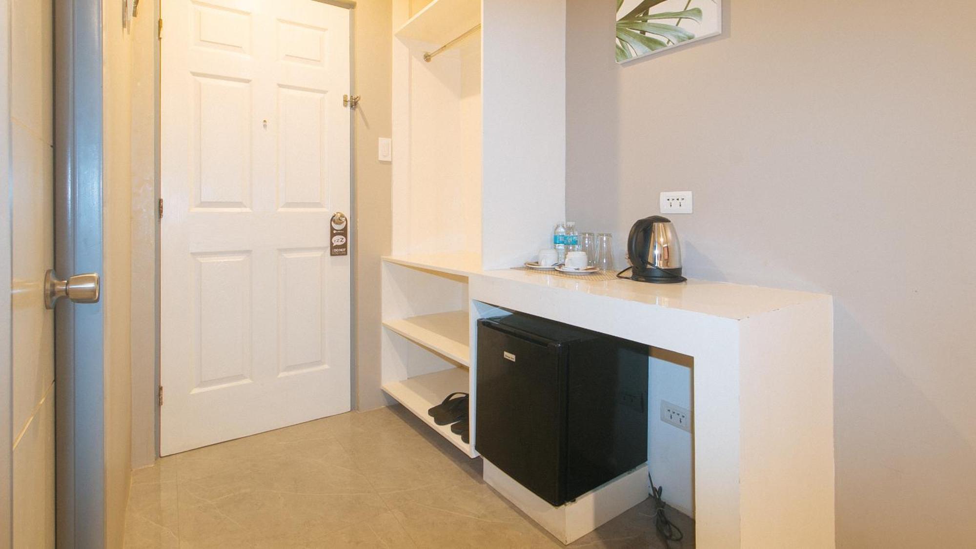 Reddoorz Plus At Seventy Five Inn Near Manila Airport Paranaque City Ngoại thất bức ảnh