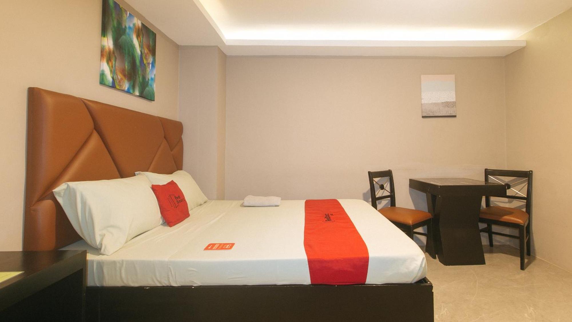 Reddoorz Plus At Seventy Five Inn Near Manila Airport Paranaque City Ngoại thất bức ảnh