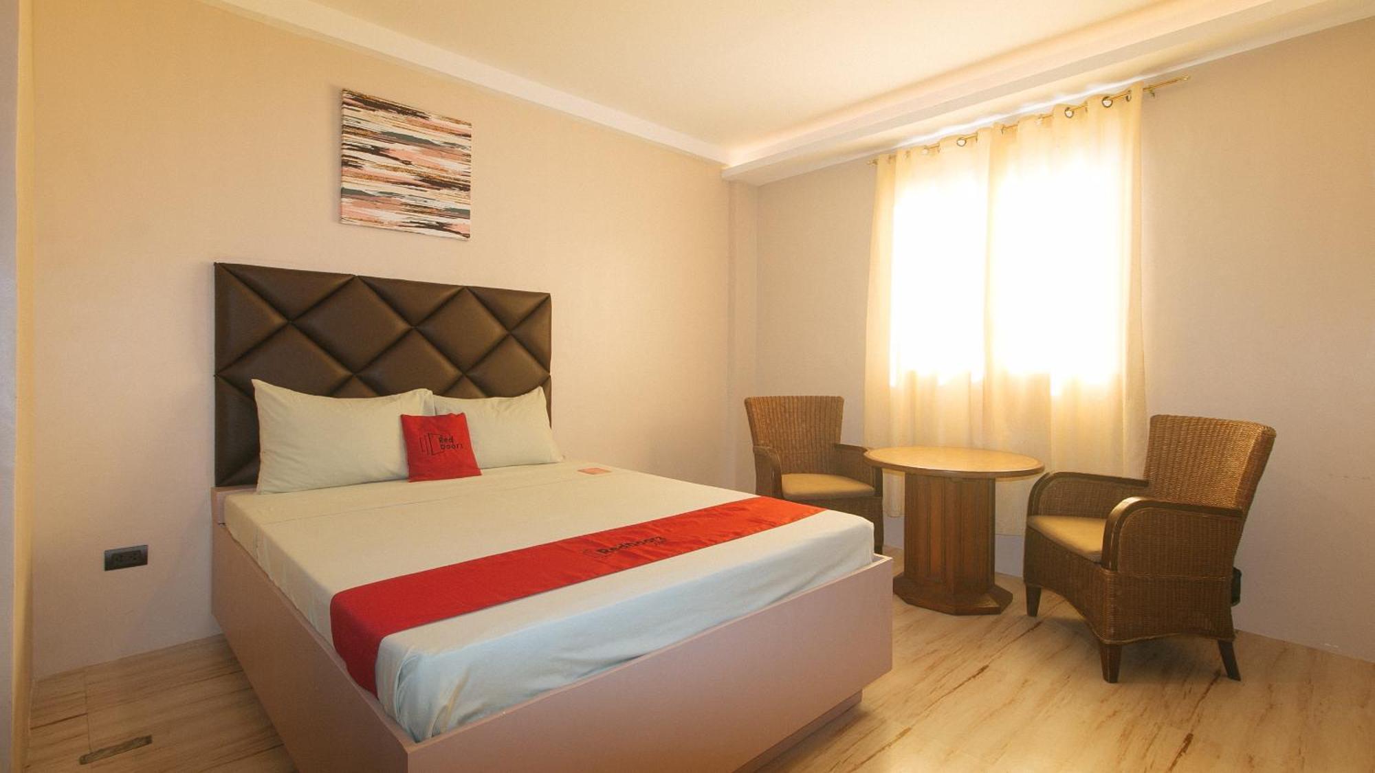 Reddoorz Plus At Seventy Five Inn Near Manila Airport Paranaque City Ngoại thất bức ảnh