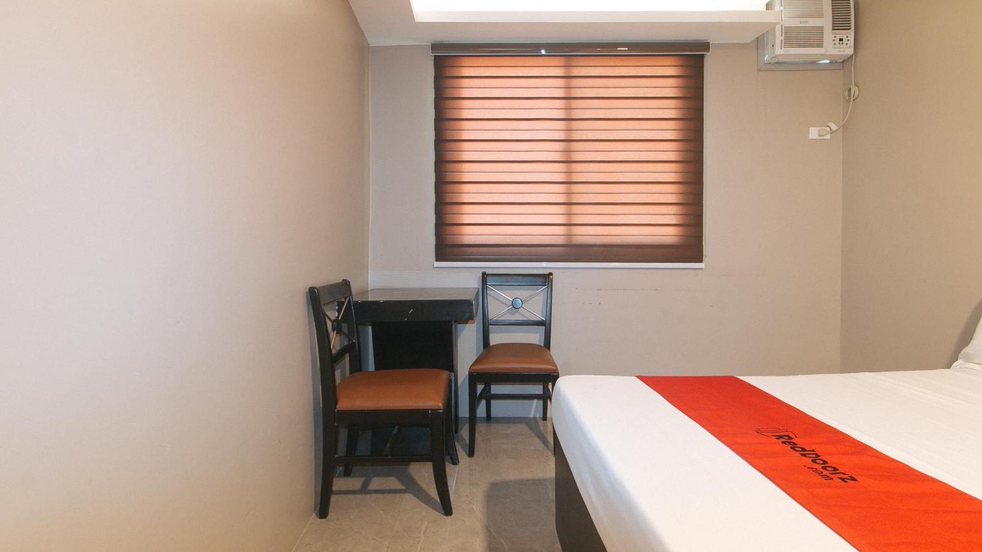 Reddoorz Plus At Seventy Five Inn Near Manila Airport Paranaque City Ngoại thất bức ảnh