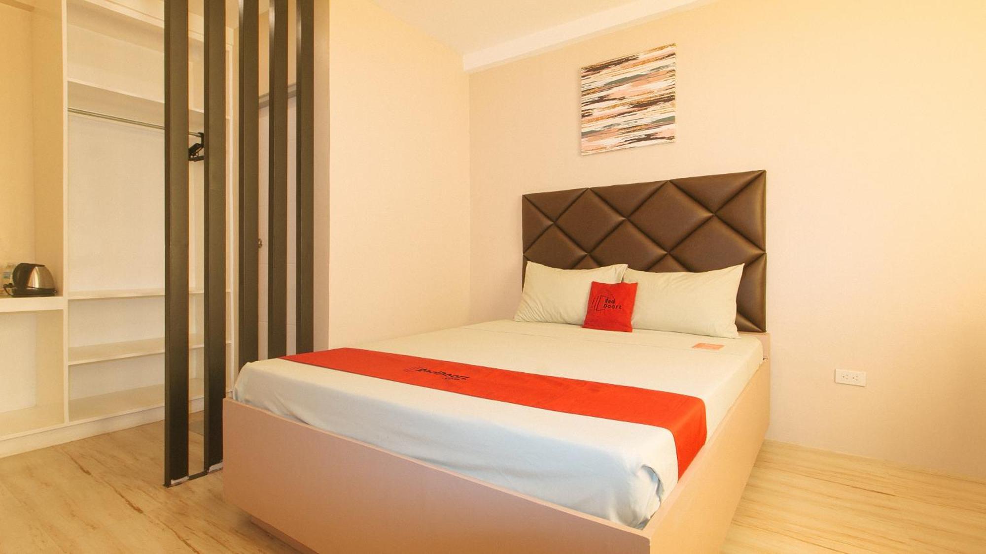 Reddoorz Plus At Seventy Five Inn Near Manila Airport Paranaque City Ngoại thất bức ảnh