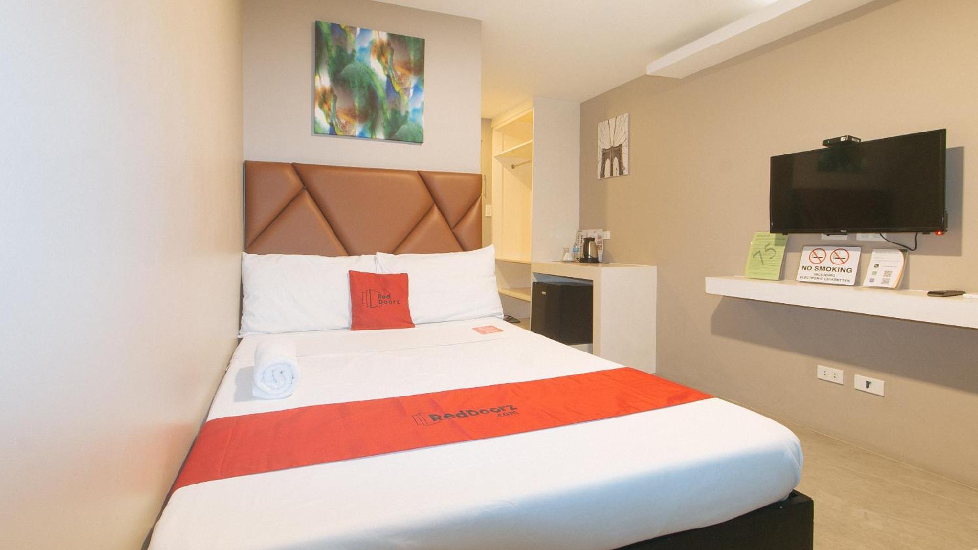 Reddoorz Plus At Seventy Five Inn Near Manila Airport Paranaque City Ngoại thất bức ảnh