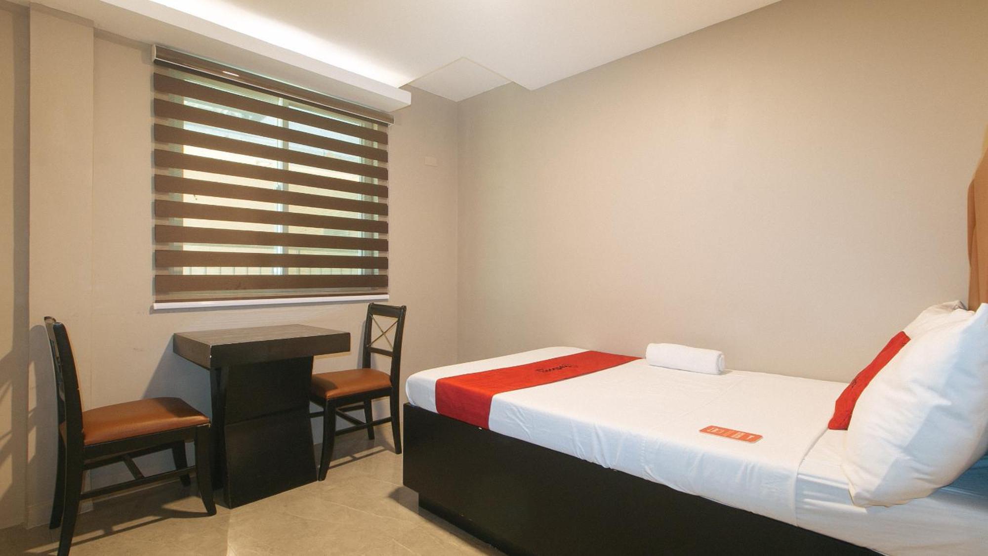 Reddoorz Plus At Seventy Five Inn Near Manila Airport Paranaque City Ngoại thất bức ảnh
